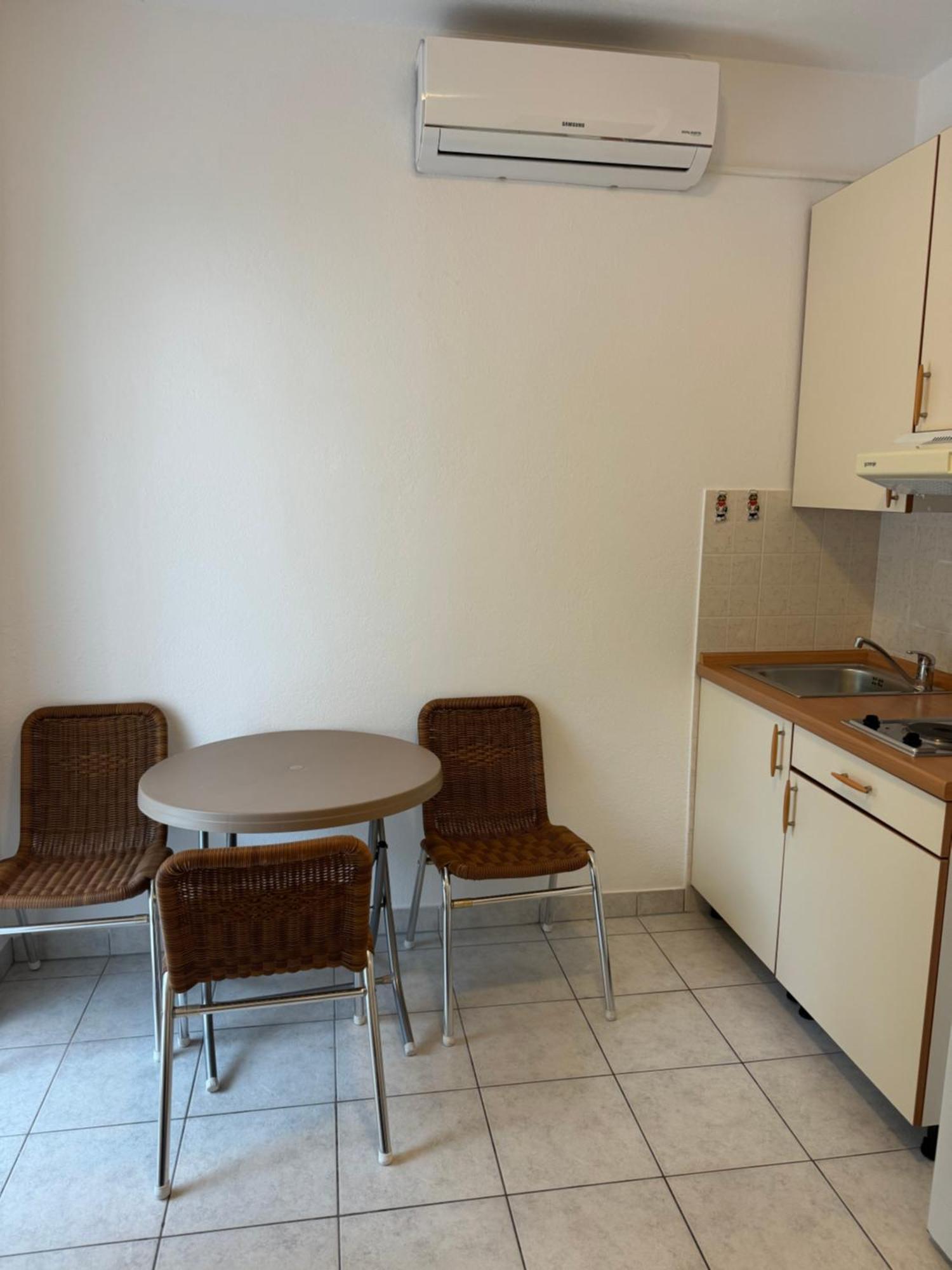 House 100M From The Beach With Free Parking And Breakfast Baška Voda Eksteriør billede