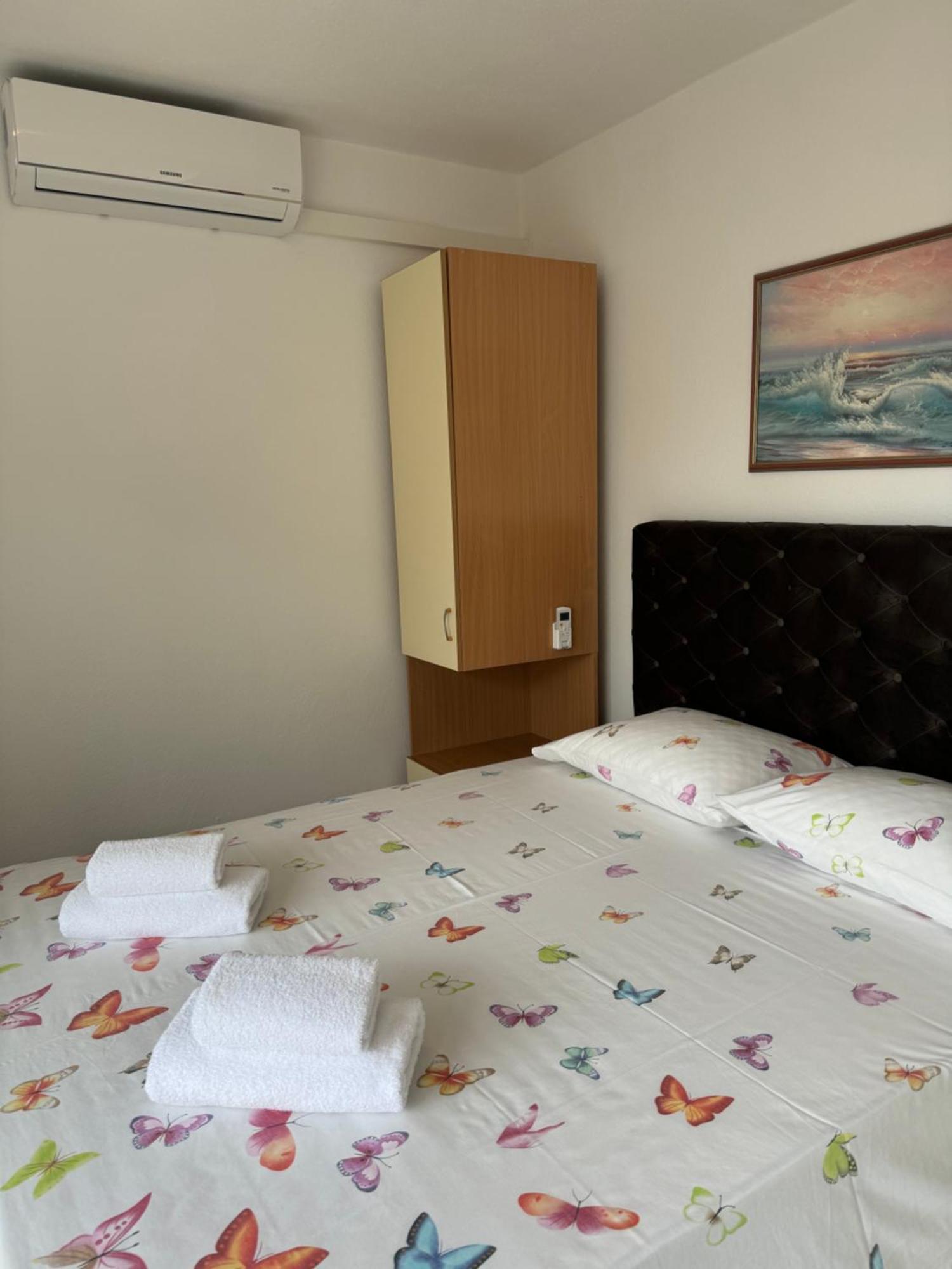 House 100M From The Beach With Free Parking And Breakfast Baška Voda Eksteriør billede