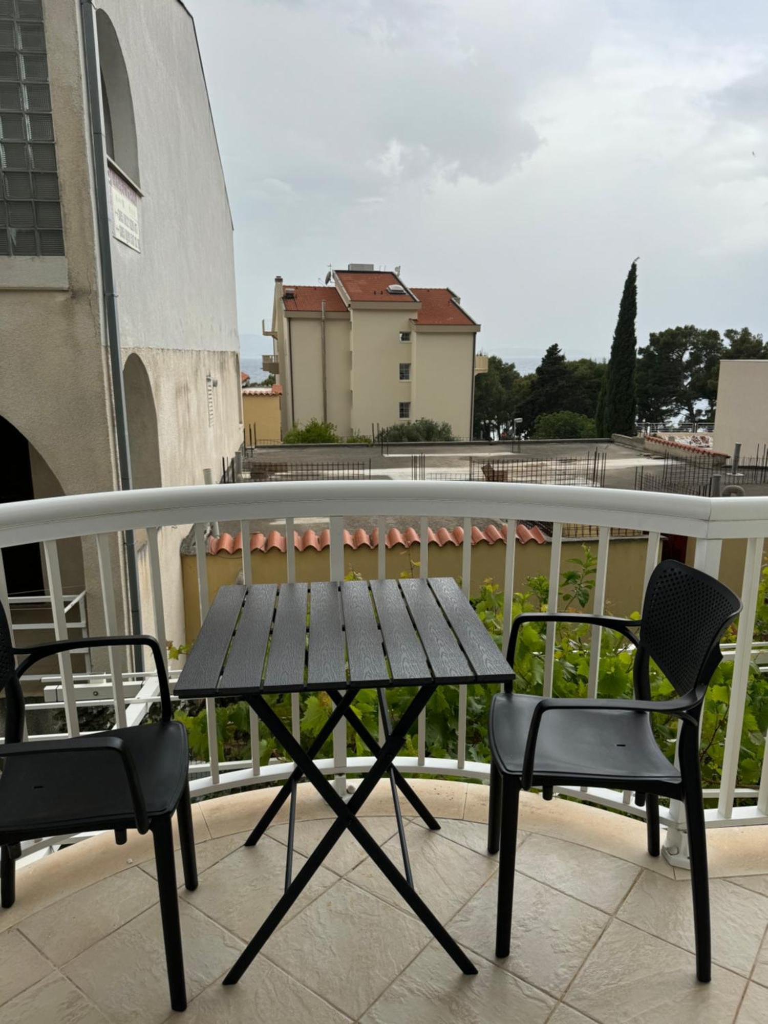 House 100M From The Beach With Free Parking And Breakfast Baška Voda Eksteriør billede