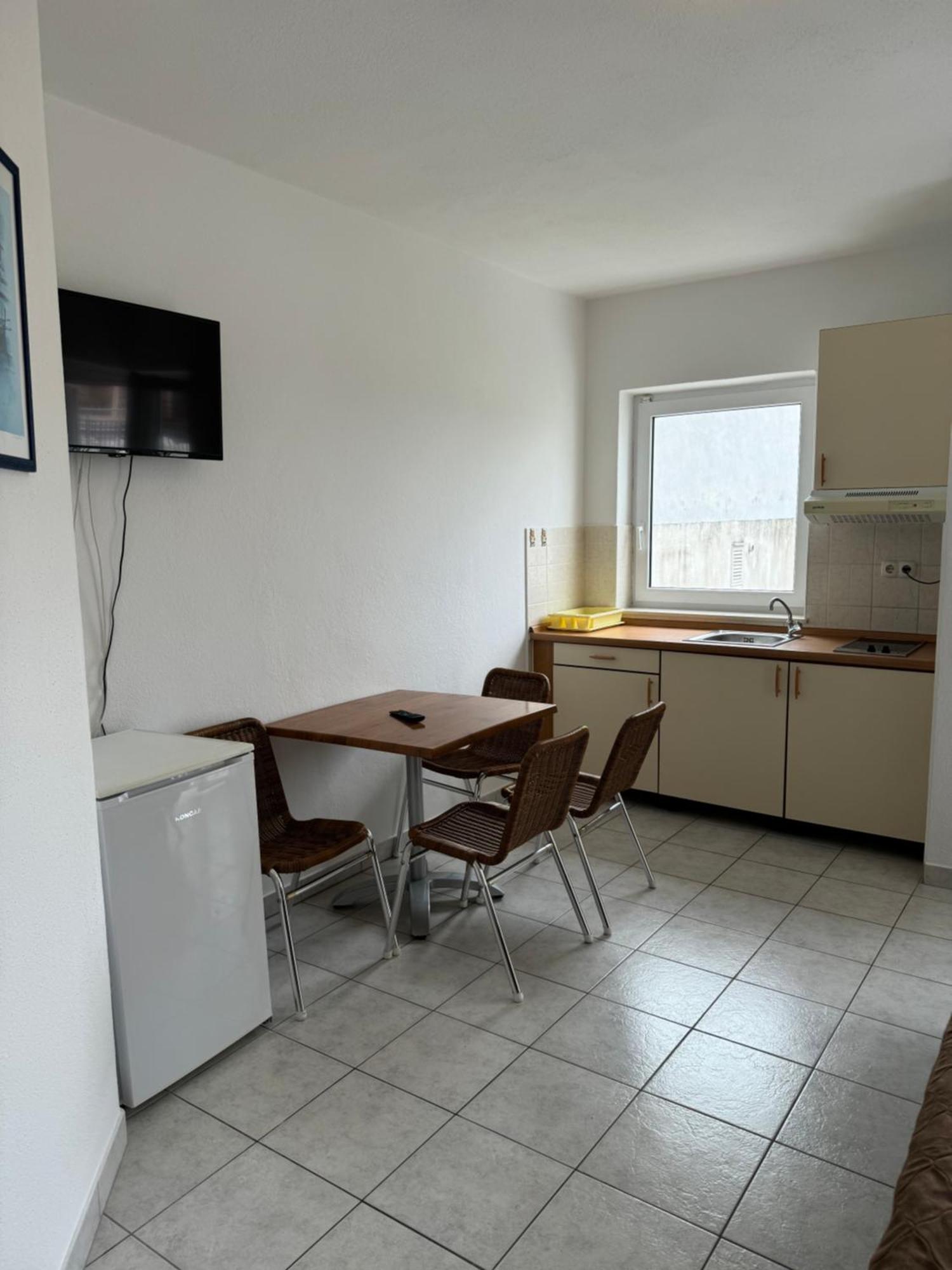 House 100M From The Beach With Free Parking And Breakfast Baška Voda Eksteriør billede