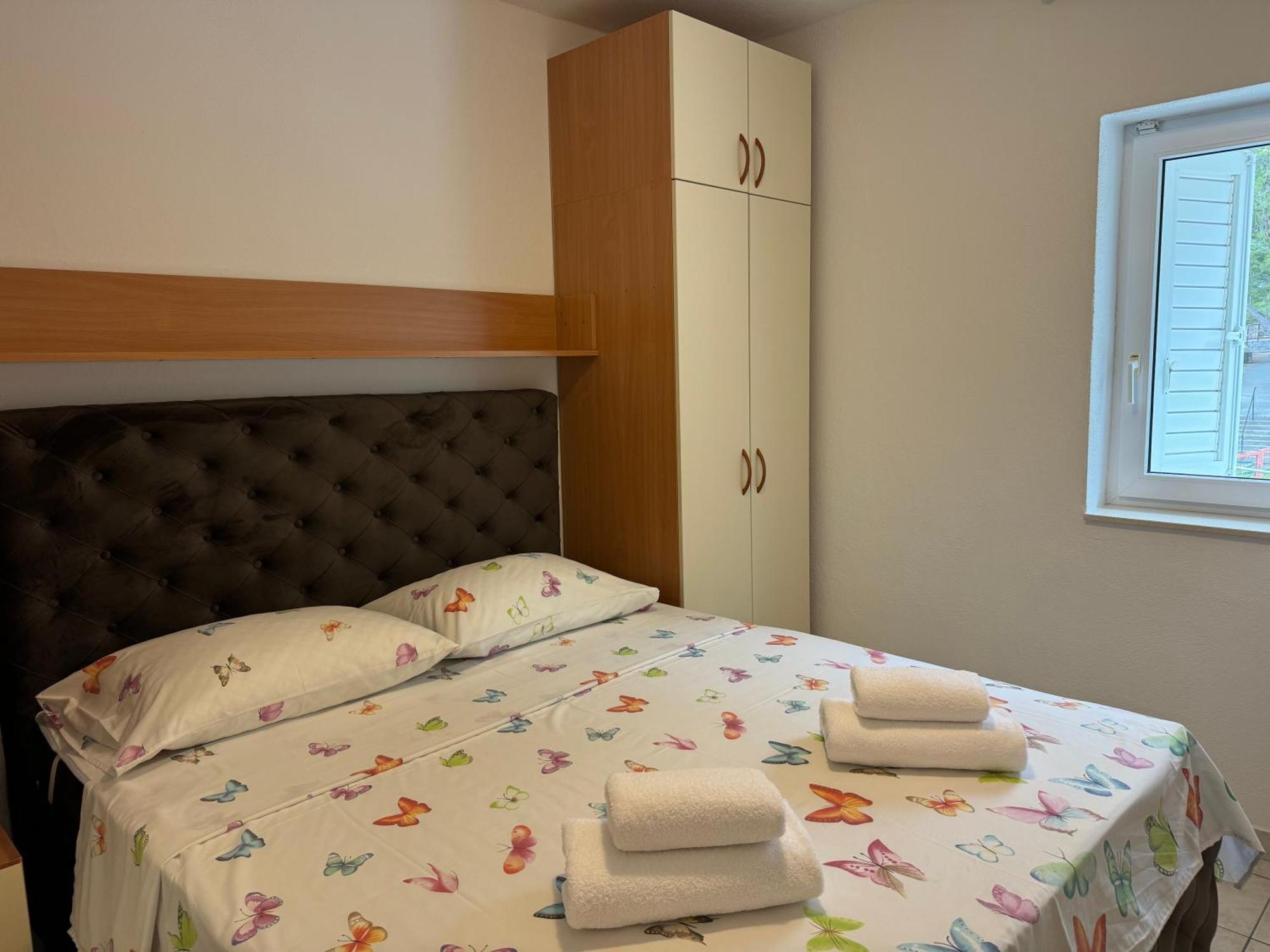 House 100M From The Beach With Free Parking And Breakfast Baška Voda Eksteriør billede