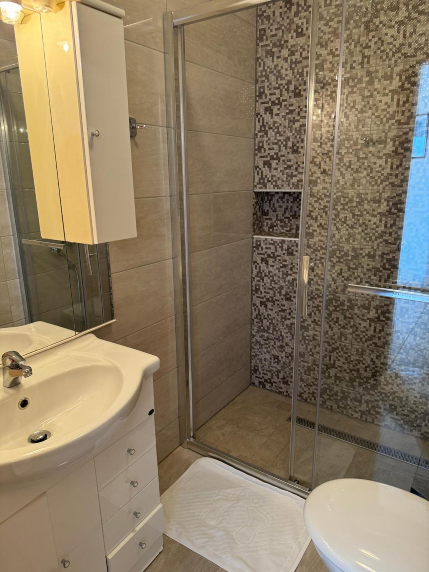 House 100M From The Beach With Free Parking And Breakfast Baška Voda Eksteriør billede